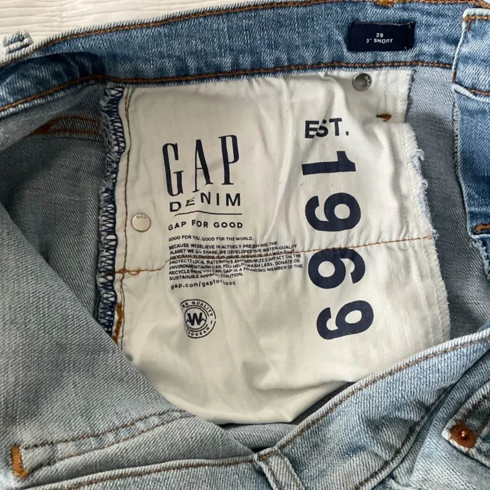 GAP Women’s Jean 3” Shorts size 29
